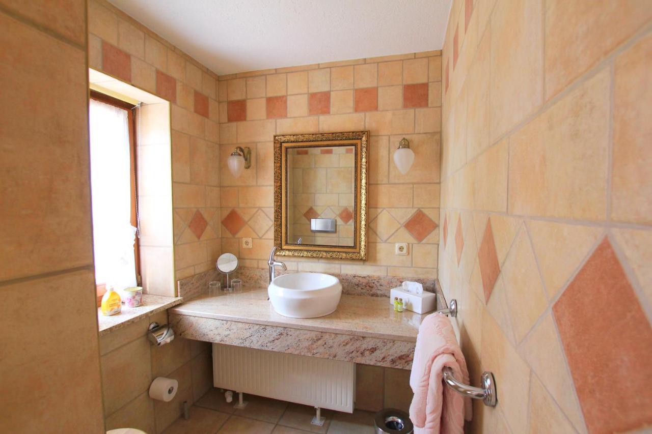 Landhaus Hotel Romantik Гота Экстерьер фото